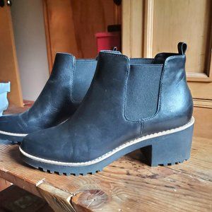 Caslon Leather Water Resistant Ankle Boots, size 9